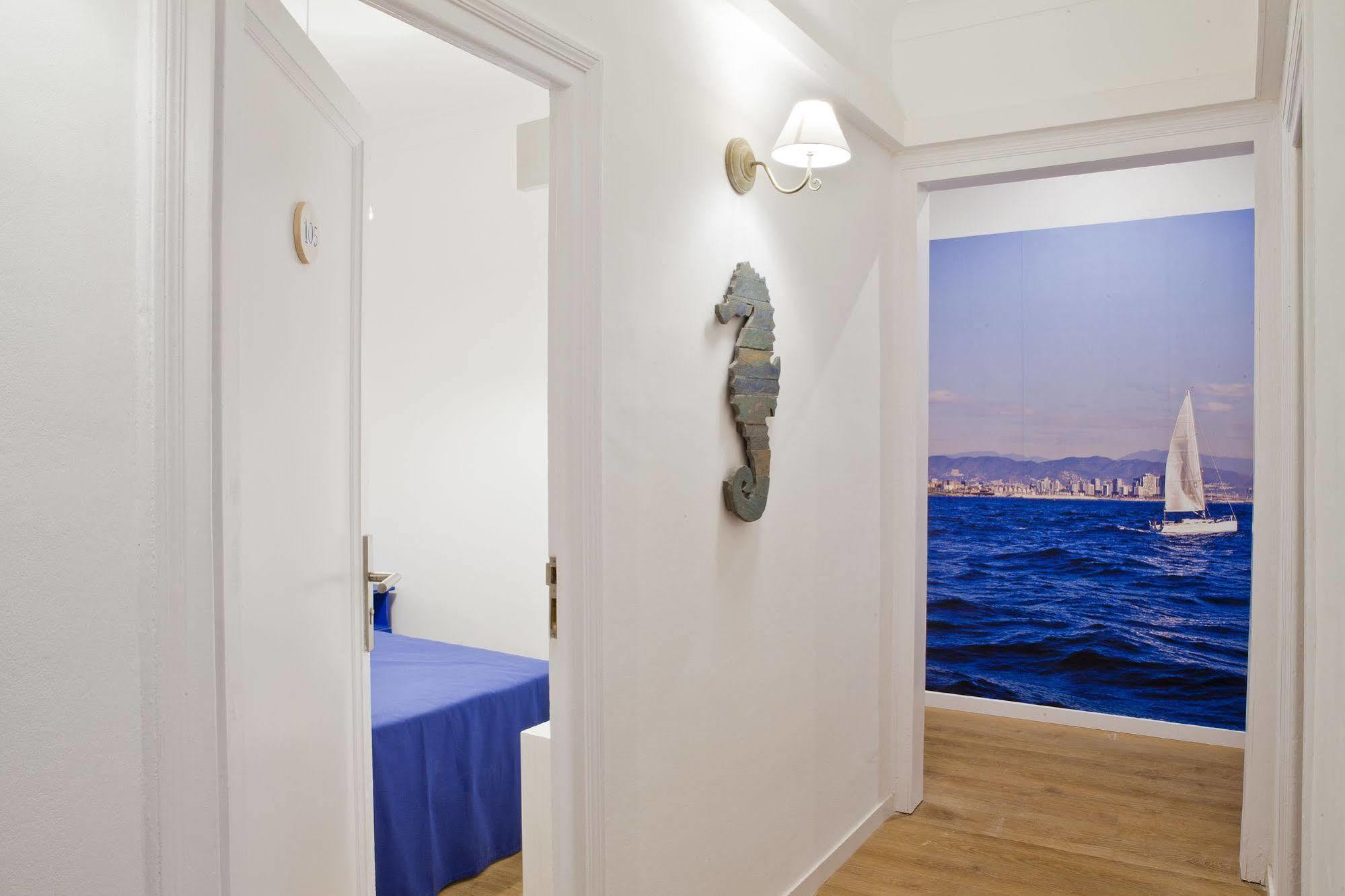 Blue Barcelona Bed & Breakfast Exterior photo