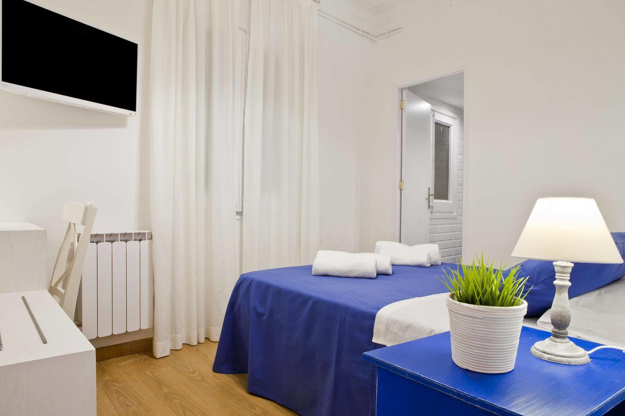 Blue Barcelona Bed & Breakfast Exterior photo