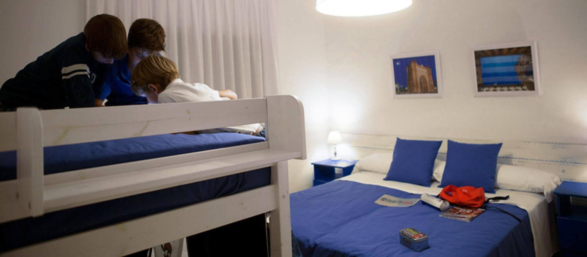 Blue Barcelona Bed & Breakfast Exterior photo