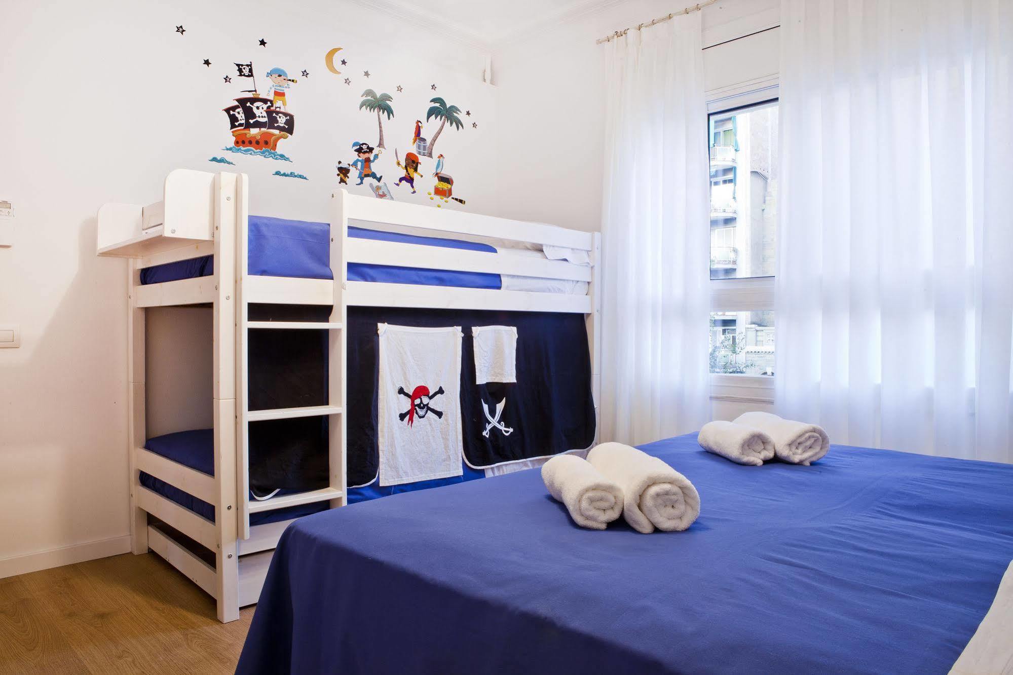 Blue Barcelona Bed & Breakfast Exterior photo