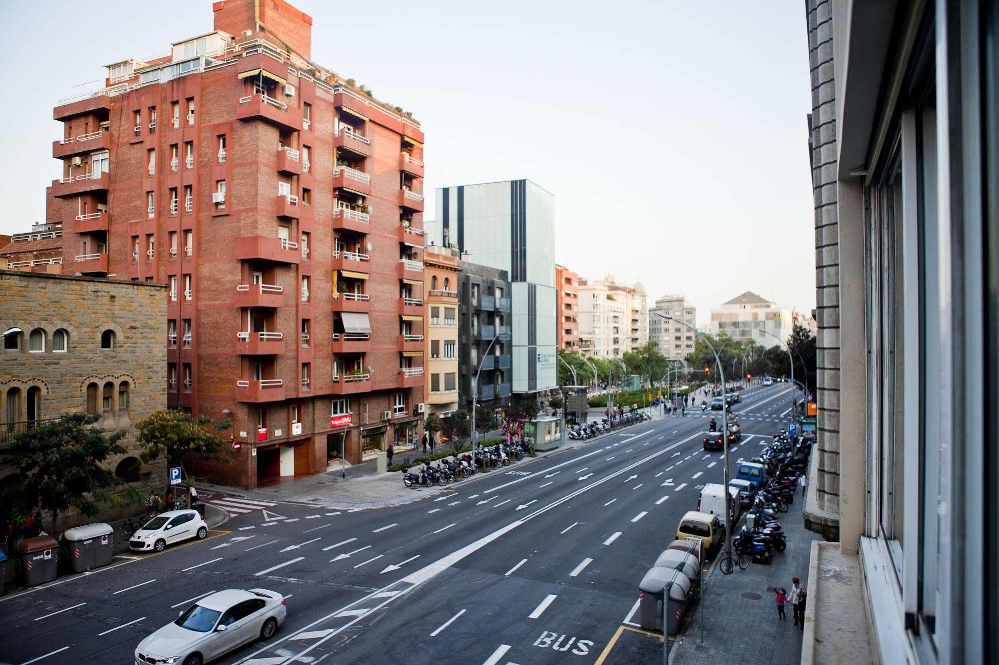 Blue Barcelona Bed & Breakfast Exterior photo